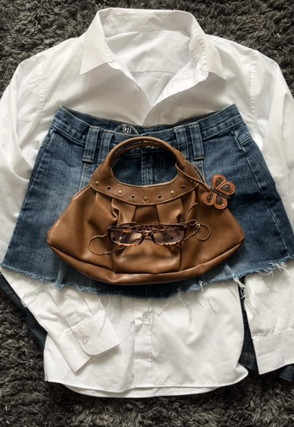 model off-duty custom style bundle for @lejuska 😫 can’t wait to see her reaction!!  for this custom style bundle all she sent was some of her outfits and what style she loves - from there, I went on sourcing!! I’m in love with the picks, hope you are too! 😫🖤 #modeloffduty #custombundle #customstylebundle #stylebundle #bundletok #styling #fashion #model #modeloffdutystylebundle #modeloffdutybundle #fashionbundle #thrifting #lithuania #europe #personalstylist #aesthetic #bellahadidstyle #creatorsearchinsights 
