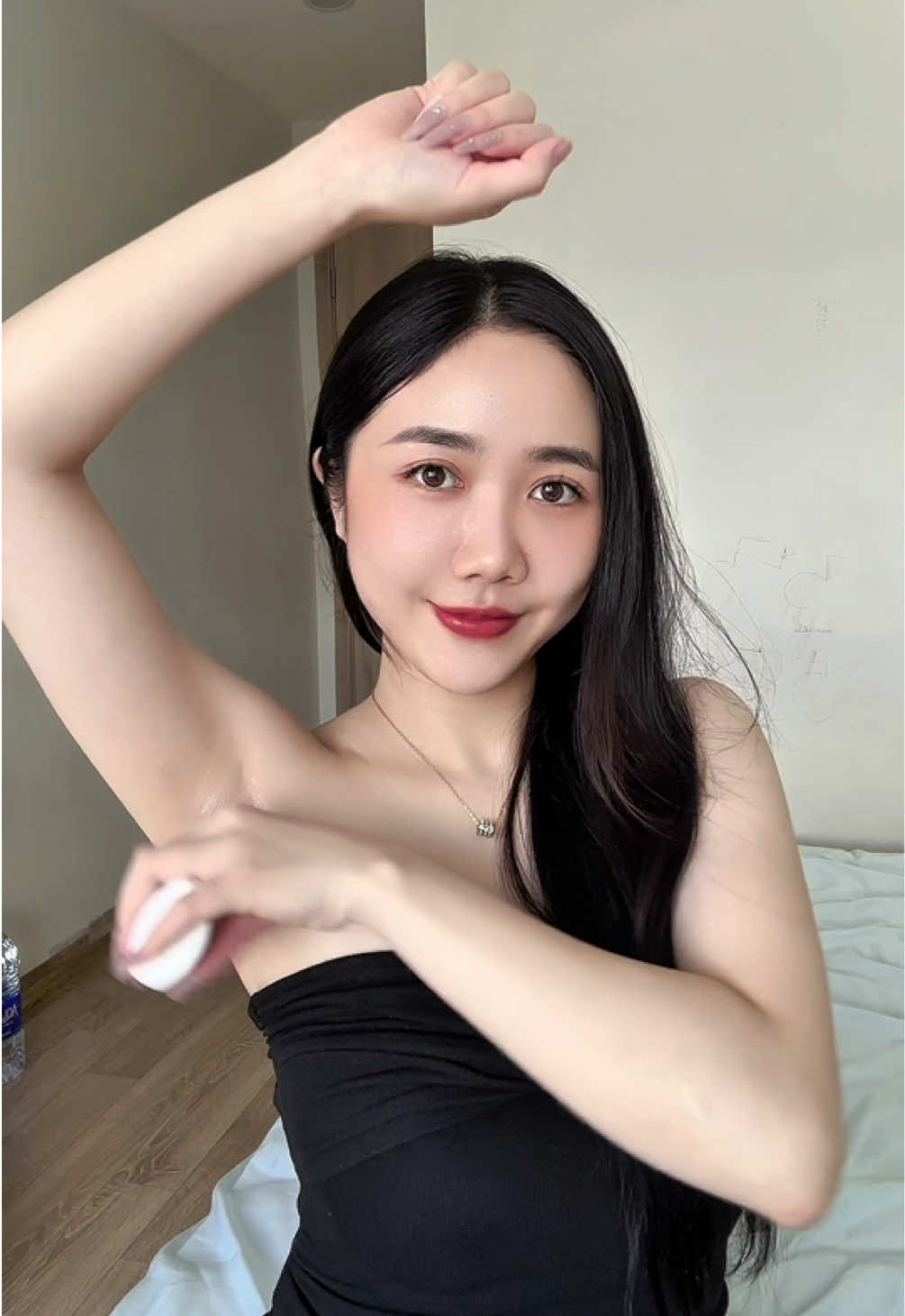 Quên gì cũng được nhưng đừng quên dùng lăn khử mùi nhen😗 #lankhumui #lamdep #tiplamdep #episiva #lannach #lannachkhumui 