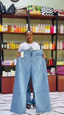 Wide leg available from size 26-38..chambuuu jeans nzurii sanaa..plz call/watsap us 0761581119/0658359331..😊