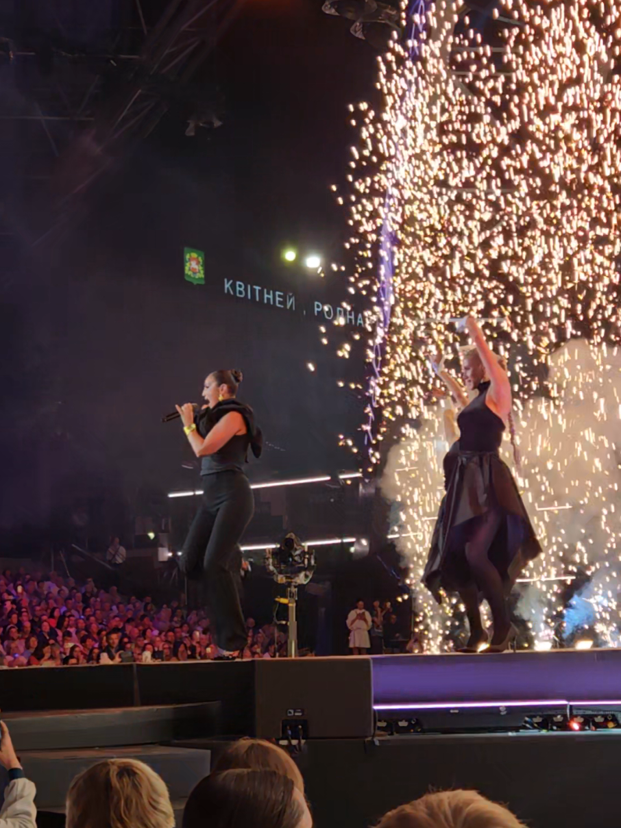 Ольга Бузова выступила на закрытии 