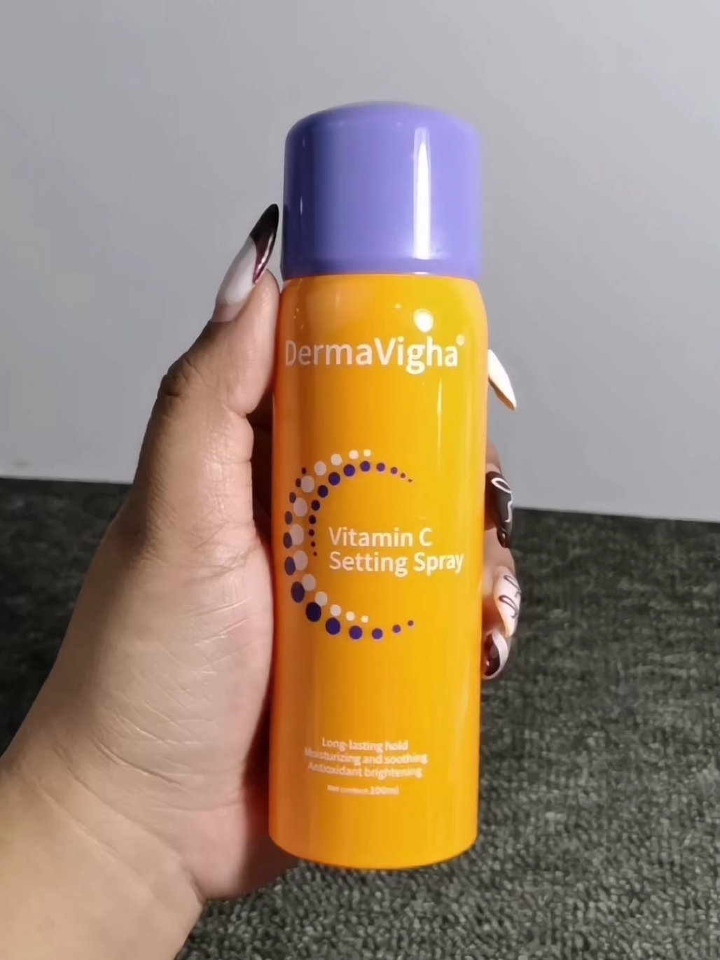 lock in your look + boost your glow 🍊 this vitamin c setting spray keeps makeup fresh and skin radiant! ✨✨ shop now at @dermavigha.store  #dermavigha #vitamincsettingspray #settingspray #settingmist #makeupspray #longwearmakeup 