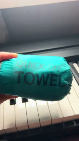 Hike. Travel. Beach. Gym. ✅ Our travel essential: Naturehike Quick Dry Towel! Super absorbent, mabilis matuyo, at ultra-compact kaya perfect sa backpack o gym bag 🎒. 🧖‍♀️ Soft microfiber (88% polyester + 12% nylon), skin-friendly, may hanging loop pa para madaling isabit. Walang amoy, walang bulky na towel! 💨 🌊 Para sa adventurers, gym rats at beach lovers! #Naturehike #QuickDryTowel #TravelEssentials #CampingGear #GymTowel #MicrofiberTowel #OutdoorLife