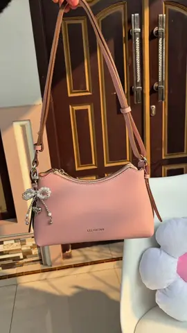 Pink 💗🫶 #lescatino #lescatinobag #shoulderbag #slingbag 