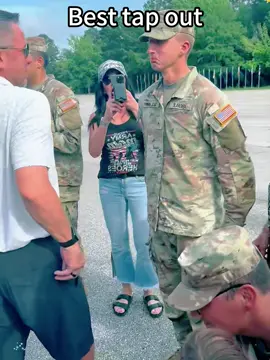 Best army tap out #soldier #tapout #army #armyboy #armygirl #emotional #family #Love #respect #lucky #usa #military #usa🇺🇸 #usa_tiktok #fyp #foryou #foryoupage #cry 