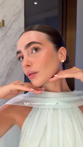 Light feminine makeup for today ✨🧚🏻🤍 #makeup #makeuptutorial #lightmakeup #feminineenergy #glowymakeup 