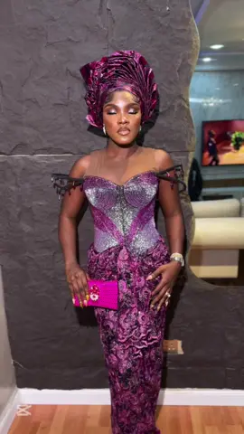 🖤🖤.  GELE ARTIST @GELEHERSELF  MUA @akanbiara  #geleexpert #gele_herself #ogunstategeleartist #Lagosstategeleartis #abeokutageleartist #geleartistinogunstate #ogunstatemua #ogunstateweddings #ogunstatevendors #ikejamakeupartist #lagosstatemakeupartist #ibadanmakeupartist #muanaija #naijabrides #sugarweedings #africanexpensiveweddings #bellnaijaweddings #weddingsnaija #asoebispecial #asoebiafrica #yorubabride