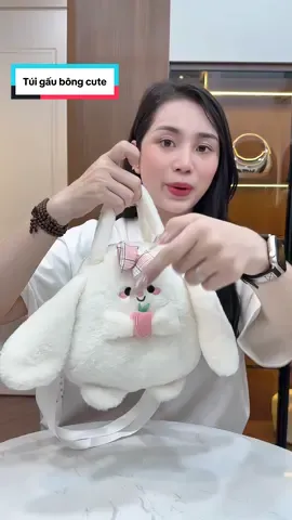 Vừa là gấu bông,vừa là túi,cho bé mang tung tăng đi chơi cưng lắm nè #hongtiny #tuideocheo #tuixach #viral #dobegai #xuhuong 