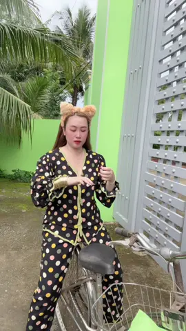 Lâu rồi mới đi xe đạp🙃