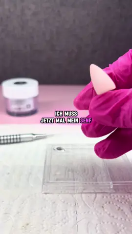 Warum sind private Nageldesignerinnen in Deutschland teurer als Massenstudios? 💅✨ Weil Qualität, Zeit, Hygiene und individuelle Betreuung ihren Preis haben – und den auch wert sind. Lass uns das Thema mal ehrlich ansprechen. 💬 #NageldesignErklärt #TrueCost #SupportSmallBusiness #BeautyTalk #NagelstudioUnterschied #SelbstständigUndStark #MadeInGermany #WertDerArbeit #RealTalkBeauty #NailFacts 