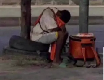 Inua Kichwa chako Brother 😳