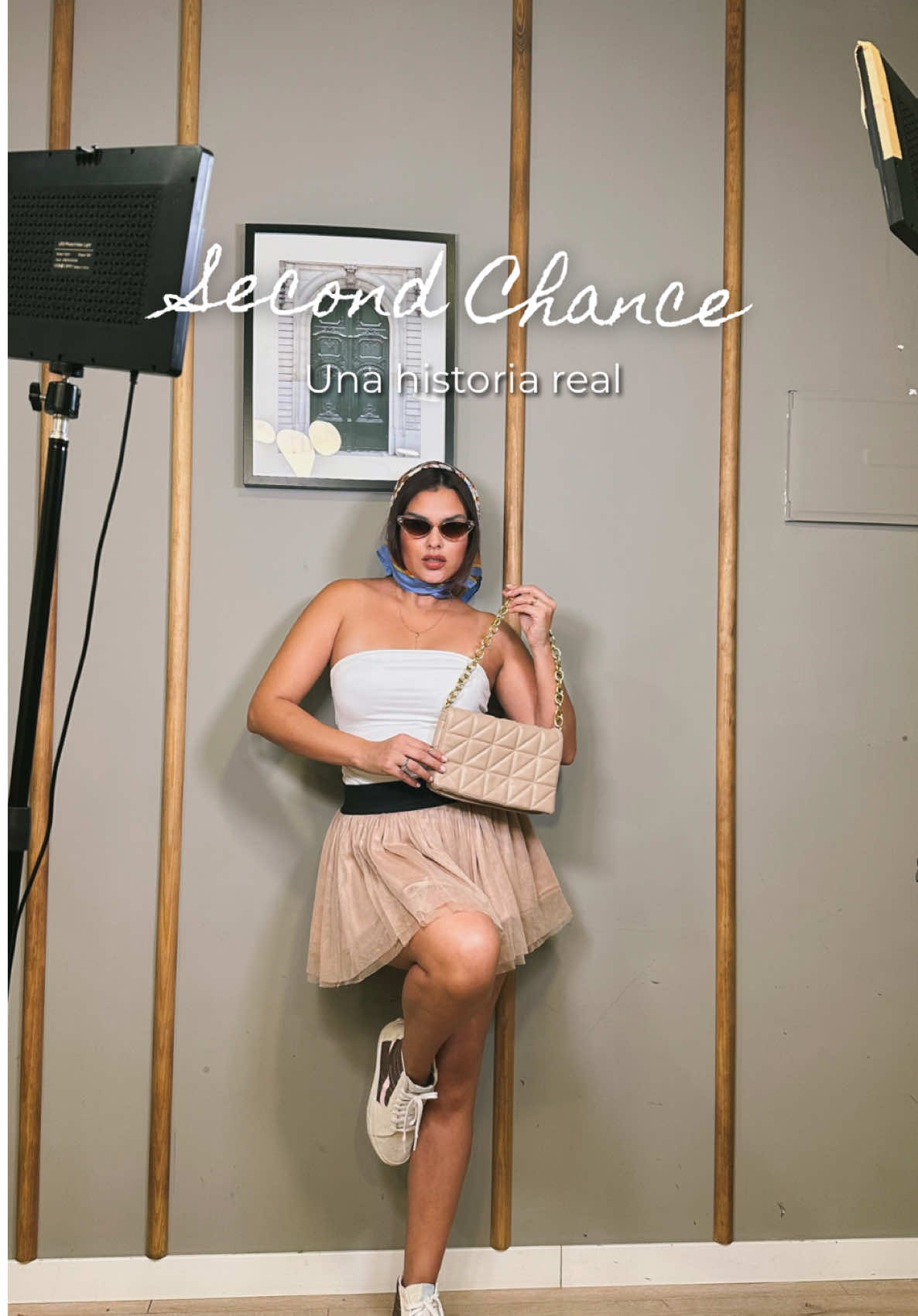 🎥 Capítulo 3💥 Un día más. Una herida menos. ¿Alguna vez te preguntaste qué parte de tu infancia sigue hablando por ti… sin que te des cuenta? Si todavía dudas de ti, si a veces te comparas o sientes que no encajas y si alguna parte de ti aún busca aprobación, cuidado o amor… puede que sea hora de volver a donde todo comenzó💆🏽‍♀️  Es tu niña interna pidiendo atención❤️ Hoy, yo la estoy escuchando… ¿y tú? Abrazar tu historia no te debilita. Te devuelve el poder. #Secon#SecondChancesto#HistoriasRealesrytime  #vi#viralserieseriestiktok #pov #fyp #viralvideos #fypraz#AbrazaTuHistoriaayel#MayelaCalderaory#StorytellingEmocionalorytimereal