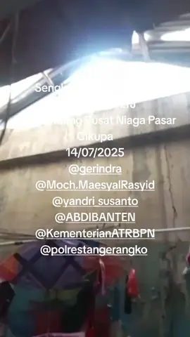 Arogansi PT. Langkah Terus Jaya sebagai Pengembang Pembangunan Pusat Niaga Megaria Cikupa berujung ricuh.. Rumah warga RT01/01 Desa Cikupa Kecamatan Cikupa di robohkan paksa. kejadian ini terjadi pagi tadi sekitar pukul 11 siang 14/07/2025 #yandrisusanto #andrasonidimyati #dimyatinatakusumah #kemnterianatrbpn #sorotan #pengikut #citrarayacikupa #satgasmafiatanah #bupatitangerang 
