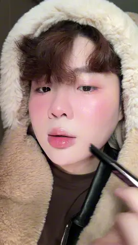 Màu này thơ quá, đẹp đuyênnnn #minhbaoofficial #xuhuongtiktok #fyp #goclamdep #aztkvn #aztk #lipstick 
