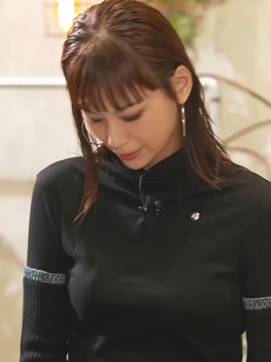 西内まりや、ポップなNIKE Air Force 1 SHADOWを履きこなす _ GQ JAPAN #GQJapan #GQJAPAN #GQShorts #メンズファッション #ライフスタイル #TinyRoomUniverse #ショート動画 #ファッションアイコン #カルチャー #オープンドア #GQStories