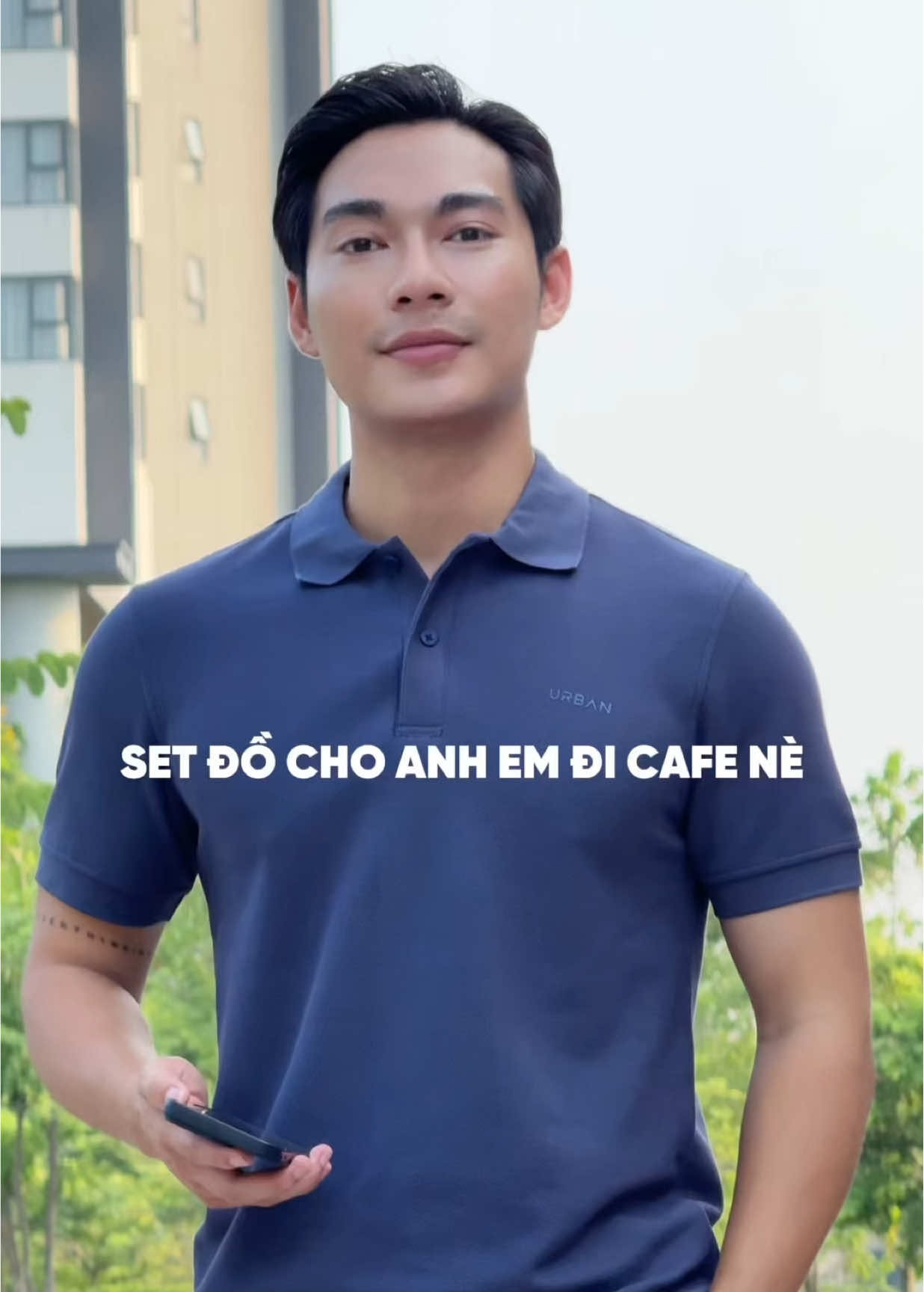 Outfit đủ thoải mái để chill, đủ gọn gàng để gây thiện cảm #urbanstore #thoitrangnam #outfit #cafe 