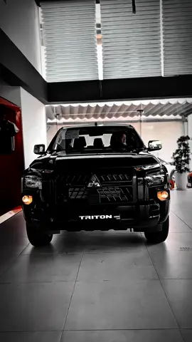 Triton Glx full Đen, Giam hơn 100% Tb, Bhvc, Pk cao cấp #mitsubishi #triton #tritonglx #2025 