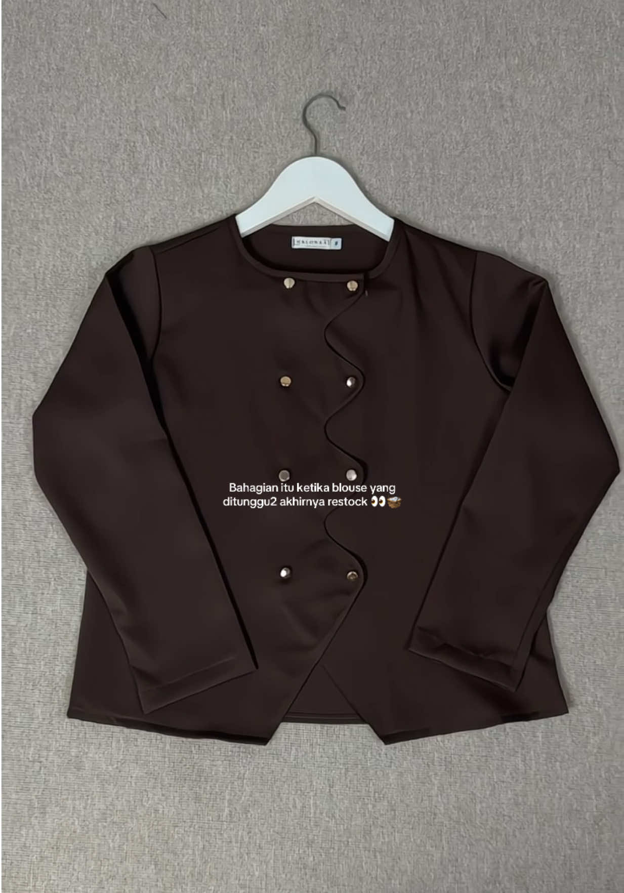 Blouse cantik warna brown restock 😍👀 #blouse #blousewanita #outfitideas #halonaa 