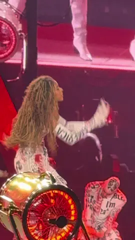 Blue ivy doing her thing! #atlantanight3 @Beyoncé 