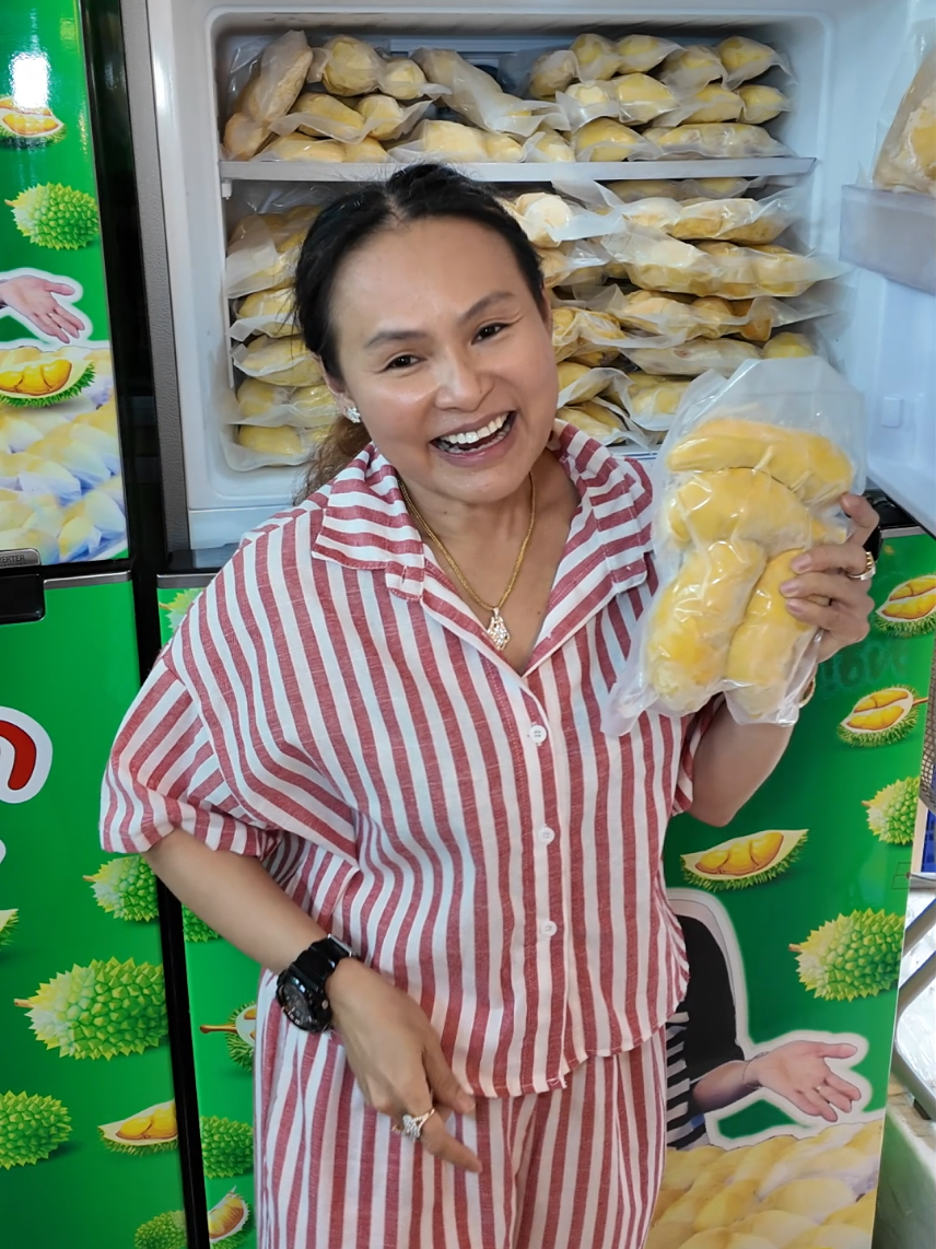 ทุเรียนแช่แข็งโลละ12,000บาทร้านพี่นิดตลาดอ.ต.ก.