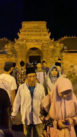Mentahan bahan sw mu , masuk ke area makam sunan kudus #tiktok #fyp #fypage #fypage #tiktok #rame #viral #fypシ゚viral #fypシ #ziarah #ziarahwali #wali9 #sunanbonang #tuban #fyppppppppppppppppppppppp #mentahan #bahanswmu #bahansw 