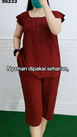 Setelan Bangkok wanita bahan rayon super adem & jatuh, cocok banget buat di rumah atau hangout santai. Model kekinian, busui friendly, dan ukuran 7/8 yang bikin tampil rapi tapi tetap nyaman gerak! 💃🏻 #SetelanBangkok #BajuRumahCantik #SetelanRayon #BusuiFriendly #bajunyaman  #masukberanda  #4u 