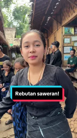 Rebutan saweran di upacara pernikahan adat Baduy  #baduy #fyp #baduyluar #sunda #indonesia #fypシ #viral #pernikahan #hajatan #pernikahanviral 