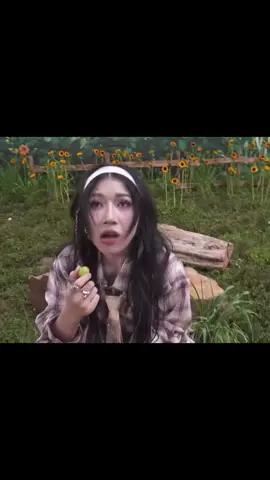 Nhớ chưa rửa kệ nho 😆vẫn cứ ăn 🤦🏻‍♀️#LyHan #emxinhsayhi #xuhuong 