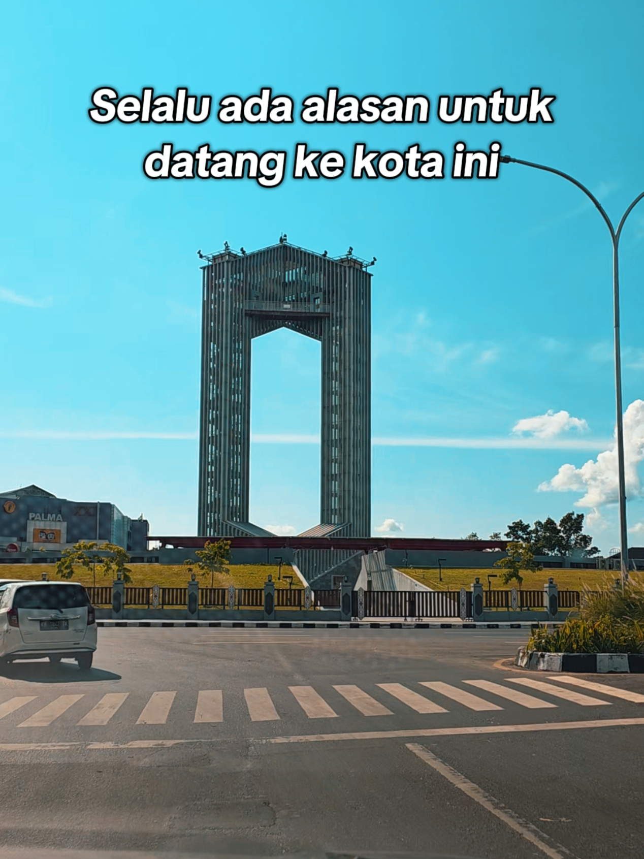 alasan kamu datang ke kota ini? #palangkarayakotacantik #langitbiru #fyp #sunrise 