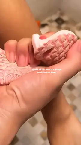 expoliate din pag may time 🧼 #fyp #fyppppppppppppppppppppppp #bodyscrub #bodysponge #expoliator #spongescrub #libag 