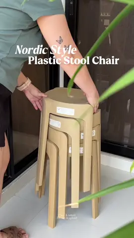 Bihira yung mga ganito ka mura na gamit sa bahay — aesthetic na, functional pa, super sulit talaga!👏🏻🤩 #nordicstyle #nordicchair #stoolchair #chair #affordablechair #aestheticchair #plasticchair #homefinds #upuan #fyp #foryou 
