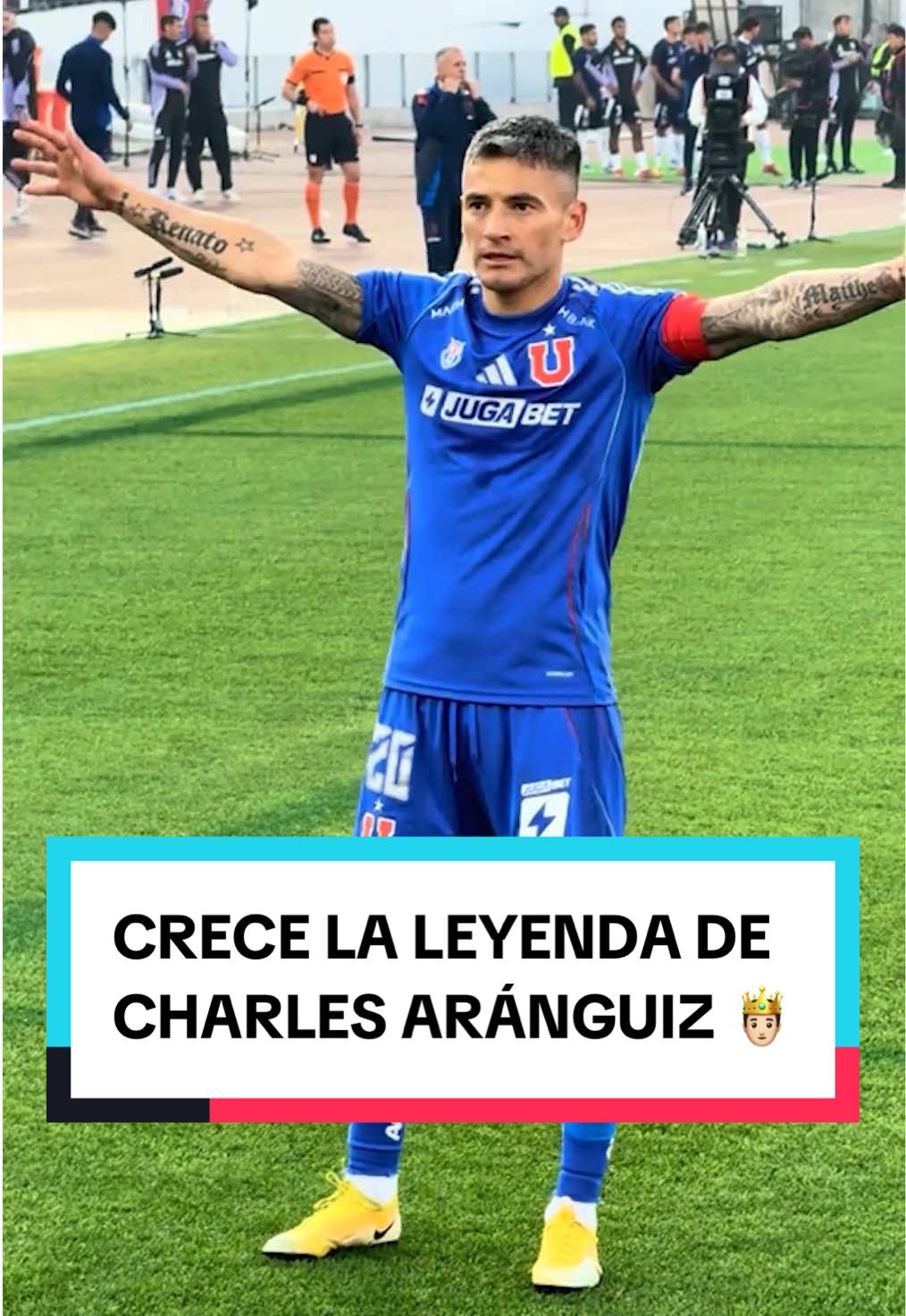 La leyenda de Charles Aránguiz sigue creciendo 🤴🏻💙 #udechile #vamoslau #universidaddechile #losdeabajo #romanticoviajero #Superclasico #CharlesAranguiz 