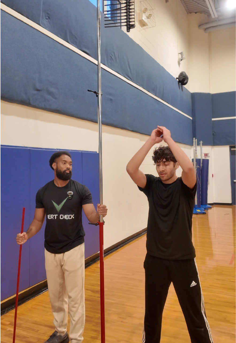 Did this twin win? #fyp #foryou #foryoupage #viral #vertcheck #Fitness #competition