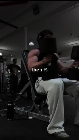 I'AM BACK #CapCut #gym #gymmotivation🏋️‍♀️ #gymbro #GymTok #gymrat #GymLife #sean #king #gymshark 