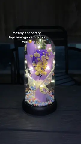 Cantik kaya kamu 💜 #bunga #flowers #florist #lamp #kadopacar #kadovalentine #purple 