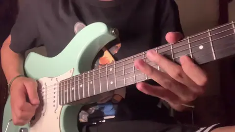 terlalu lamaaaaaaaaaaaaaaa #guitartok #guitarcover #fyp #lfl #music #electricguitar #gitarcover #vierratale #vierra #terlalulama #viral 