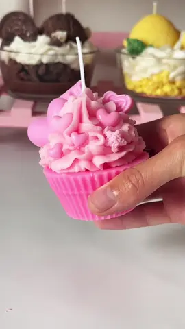 Süßer Cupcake💕💕💕 #handmadecandles #soycandles #dessertcandles #candlebusiness #scentedcandles #SmallBusiness #giftideas #handgemachtekerzen #duftkerzen #dessertkerzen #kerzenliebe