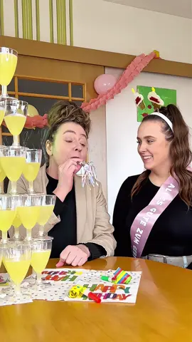 Daughter and mother, fun prank 🤣🤣#scare #scared #scareprank #prank #trending #viral #fun #funny #jumpscare #fyp #foryoupage #family #challenge #couple 