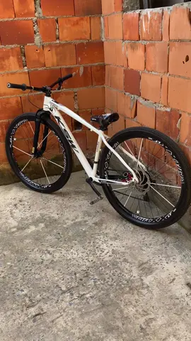 Ksw branca😈🤟 • • #bikeedits #bikelover #bikemidia #aro29 #foryou #explore 