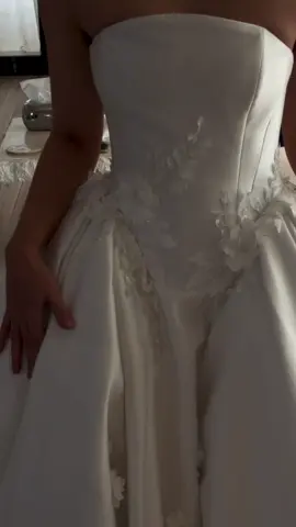 Turn your wedding dreams into reality with our curated selection of stunning bridal gowns. From timeless classic to contemporary designs, we have the perfect dress to make special day unforgettable. Additionally, we offer wholesale bridal gown options for wedding stores. Schedule your visit today and let us help you find your perfect gown!✨✨ ‎‏🔹 **Unique Designs** ‎‏🔹 **Luxurious Fabrics** ‎‏🔹 **Enchanting Details** 👰‍♀️👰‍♀️👰‍♀️👰‍♀️👰‍♀️👰‍♀️👰‍♀️ ‎‏Discover the dress that will make your day special and unforgettable. 💍❤️ ‎‏📲 Contact us now for an unforgettable shopping experience. “ Instagram.” ➡️ royal.bride.rb “ TikTok.” ➡️ @royal.bride8 #weddingdreams #bridalgowns #bride  #2024weddings #bridelfashion #bridalluxury #weddingday #instalook #style #fashion #bridetobe #bridalstyle #bridalideas #specialdayready #dreamwedding I#unforgettablewedding #gown #inspiration #vestido #beauty ‏