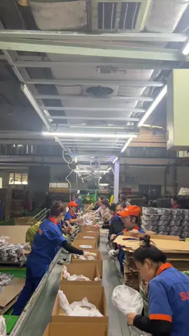 Tuyển dụng 100 lđpt nam nữ đóng gói đi ca hành chính