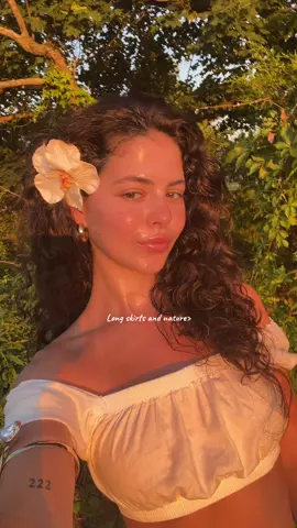 Forever a nature girly 🪴✨🍄🌷🌺  #nature #naturegirls #natureoutfit #longskirtoutfit 