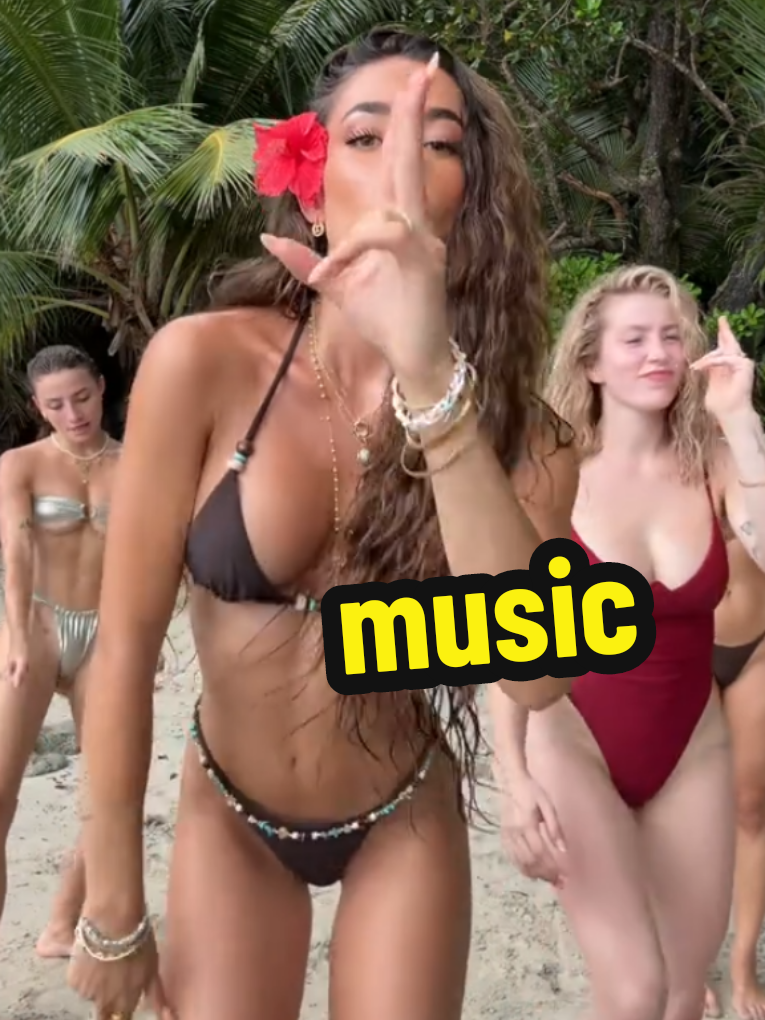 #cute #cool #dance #trio #fyp #playa #plage #tik  #fashion #bikini #hot #calor #mytype #mytypeofwoman #beach #women #viral #creator #massfollowing #teamwork #mass #top