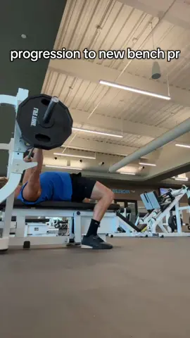 Do you think I got more🤔🤔 320lbs bench press at 180lbs bodyweight at 18 years old #foryou #fyp #gym #bodybuilding #bench  #lifting #trend 