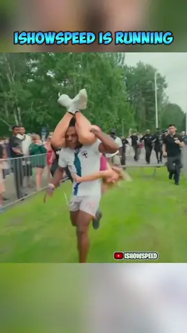 ISHOWSPEED IS RUNNING #ishowspeed #speed #fyp #Finland #run #girl 