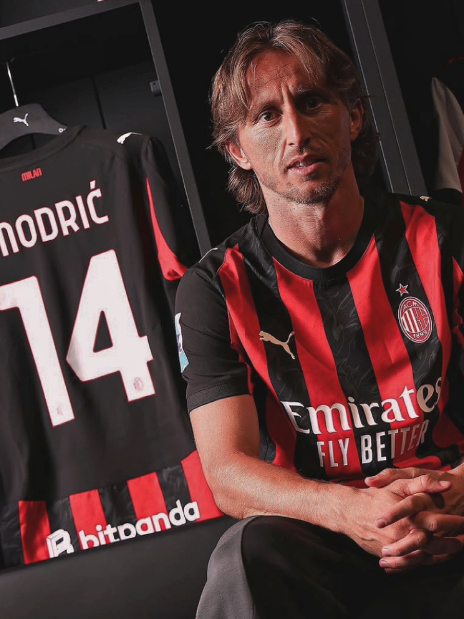 Welcome Luka Modrić 🔴⚫️ #lukamodric #acmilan #forzamilan #CapCut #football #fyp #realmadrid 
