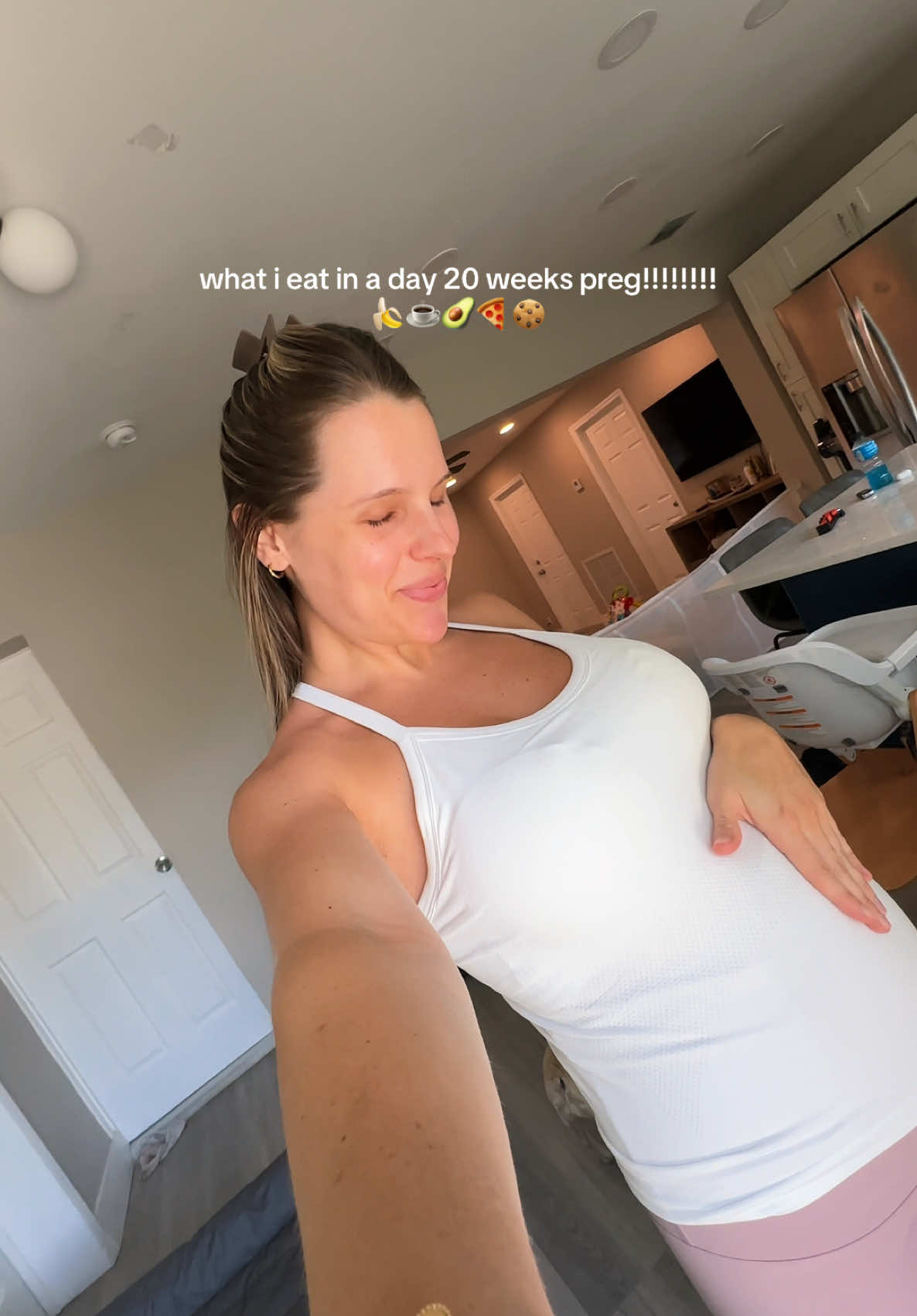 One thing about me is imma stay fed 🤞🏼🤭🤰🏼 #pregnantmom #pregnant #whatieatinaday #pregnancycravings #momlife #momof2 #meals #eating 
