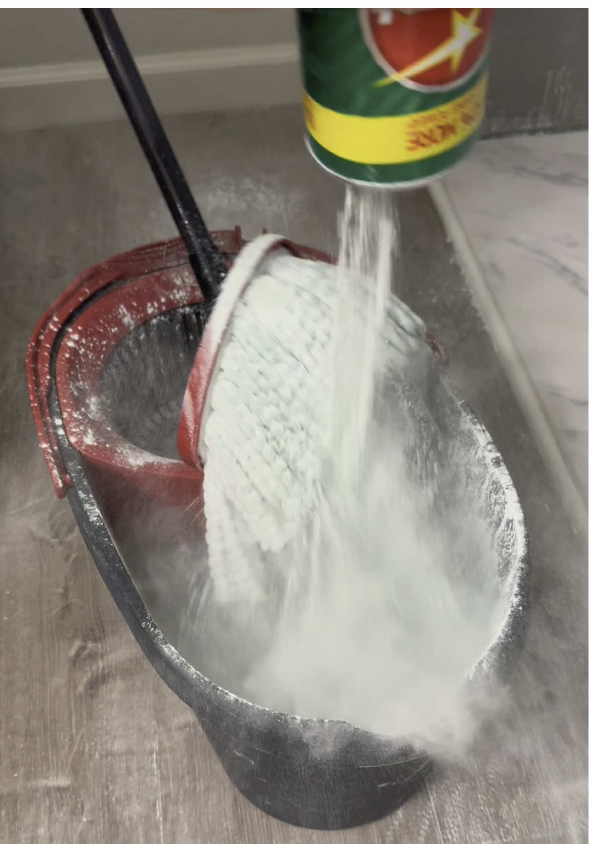 If you can even call that cleaning 😂 #comet #powder #cleaning #CleanTok #asmr #mopping #moppingfloors 