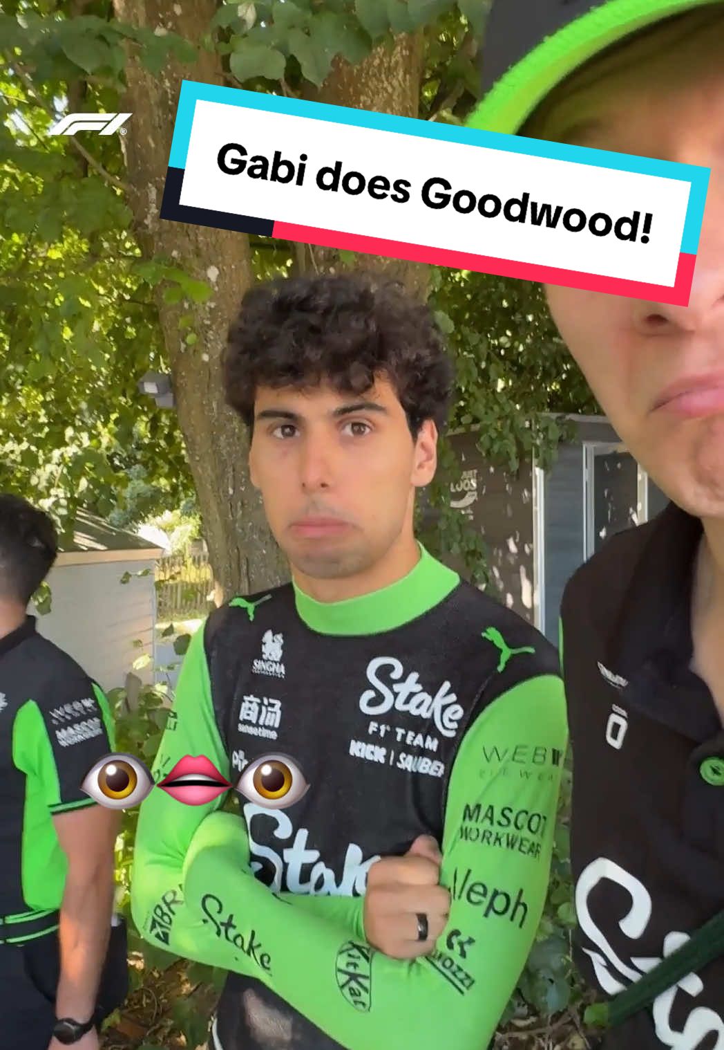 he’s just a fan like us 🤭 @Gabriel Bortoleto #f1 #formula1 #gabibortoleto #stakef1team #goodwoodfos #brasil🇧🇷 @Goodwood Festival of Speed 