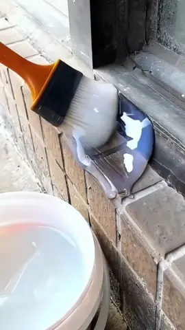 Empezó la temporada de lluvias en RD y esas goteras, humedad y filtraciones no solo afean tu casa, ¡la están dañando poco a poco y también su salud! No esperes a que el problema sea irreparable. Nuestro sellador impermeabilizante es la solución rápida y efectiva para proteger tus paredes, techos y pisos. 