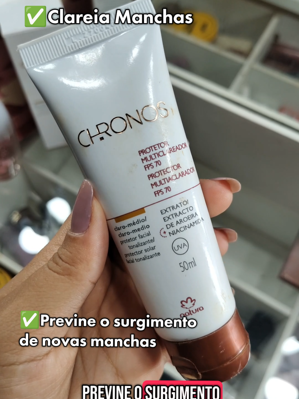 🎯 VOCÊ PRECISA CONHECER ESSE PRODUTO! O protetor solar com cor da linha Chronos da Natura é aquele 2 em 1 que sua pele vai agradecer! 💖 🌞 FPS 60 🎨 Com cor que uniformiza o tom da pele 💧 Hidrata, protege e ainda tem efeito matte ✨ Textura leve, cobertura natural e sem pesar! Ideal pra quem quer praticidade no dia a dia e ainda manter a pele linda, protegida e com aquele glow saudável! 😍 🛒 Tá disponível aqui no TikTok Shop com desconto especial! ⚡️ Corre e garante o seu agora — antes que acabe! @Naturabr  #protetorcomcor  #chronosnatura  #belezaconsciente  #tiktokshopbrasil  #naturaoficial #skincarecomcor  #pelelindatododia  #fps60  #naturachronos  #dicadebeleza #chronos #chronosderma #protetor #protetorsolar #protetorsolarcomcor #sol #praia #melasma #melasmaskincare #melasmatratamento #melasmacream 